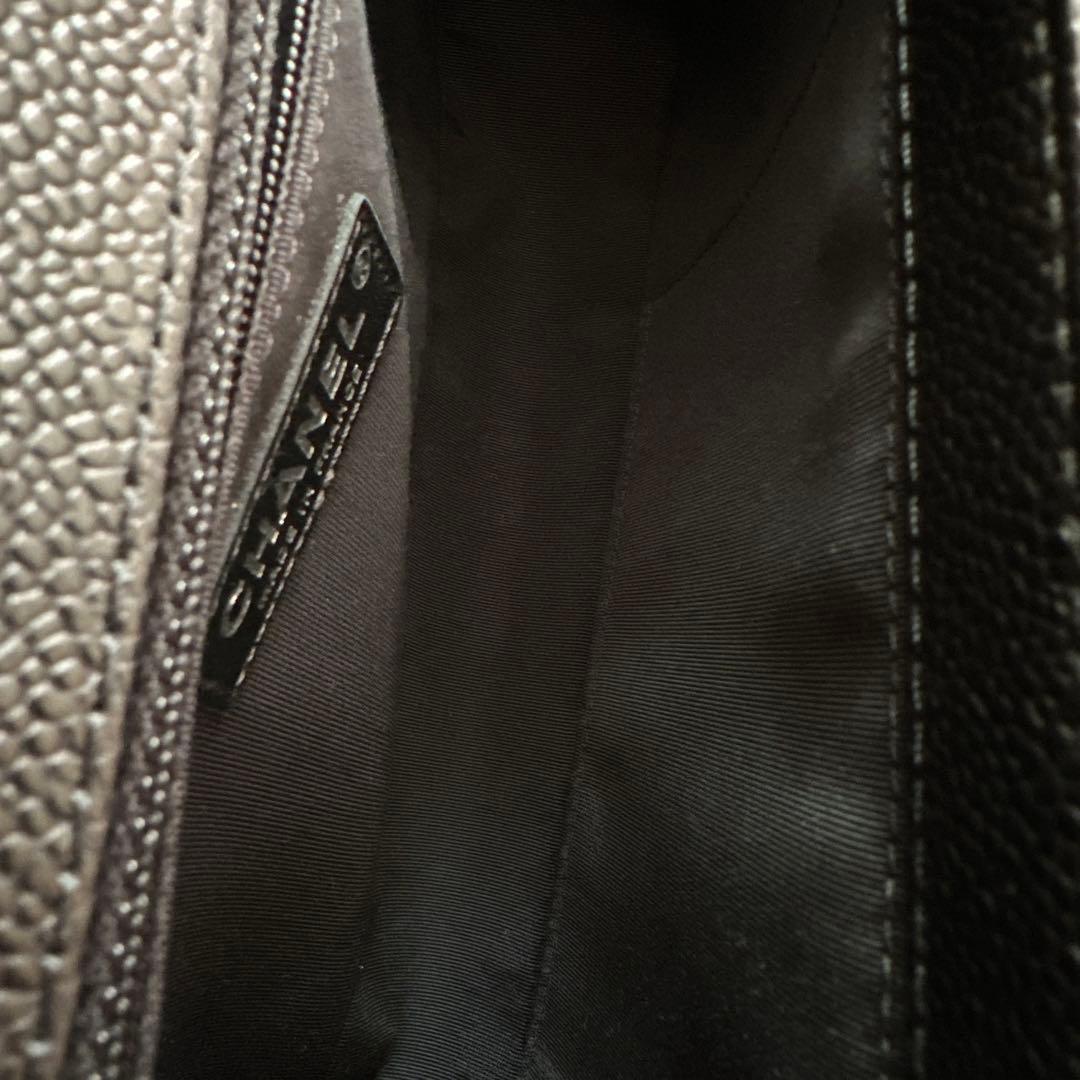 CHANEL ブラック キルティング ショルダーバッグ CHANEL ブラック キルティング ショルダーバッグ