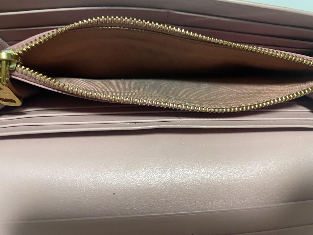 【miu miu】　長財布