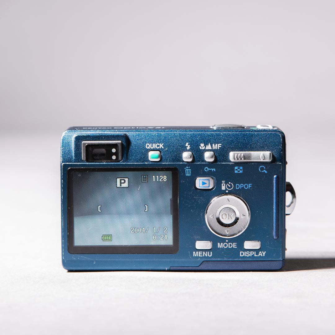 可愛いすぎるオールドコンデジ】PENTAX optio S5i ブルー - メルカリ