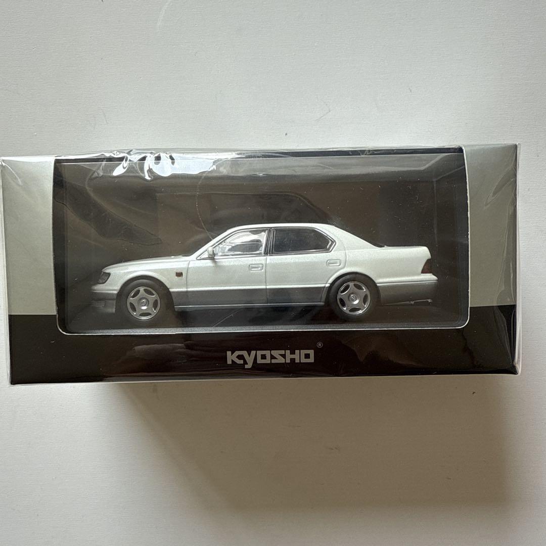 KYOSHO トヨタ セルシオ (UCF21) ホワイトパール