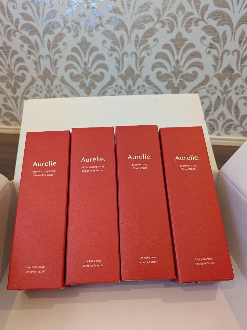 Aurelie オレリー モイスチャライジングオイル 2本洗顔2本の計4本セット目立った傷や汚れなし