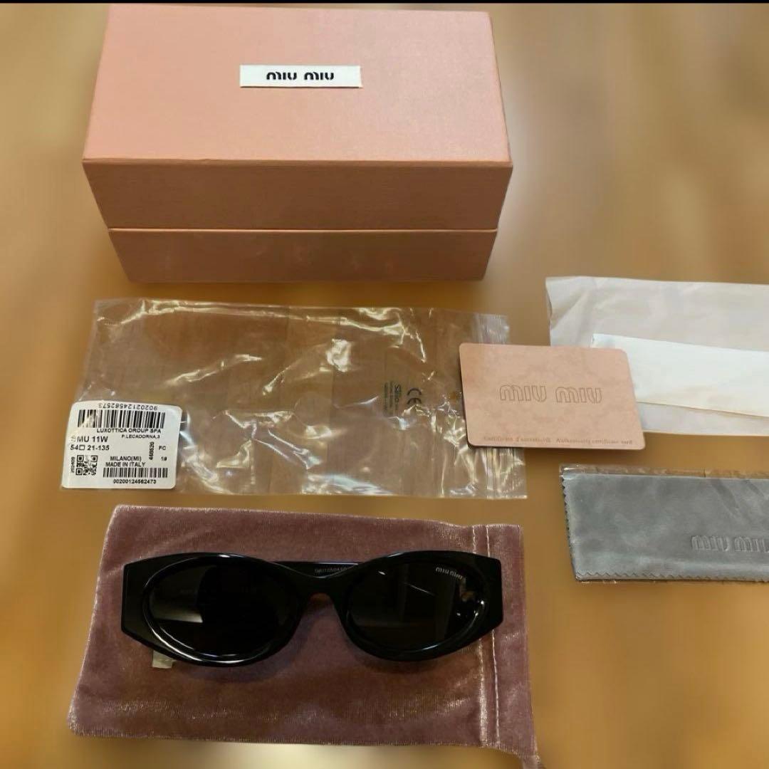 miu miu ブラック キャットアイサングラス