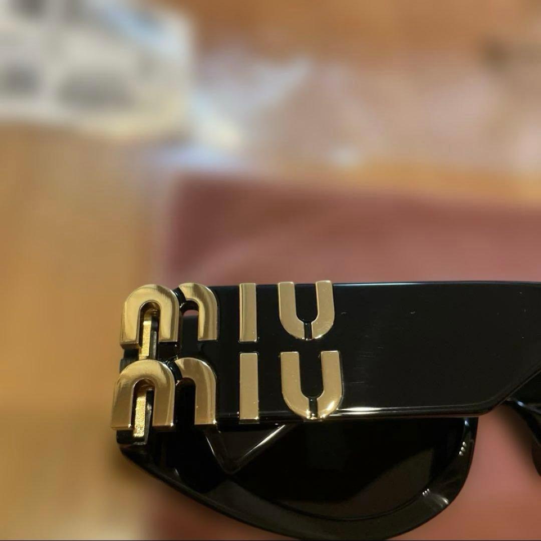 miu miu ブラック キャットアイサングラス