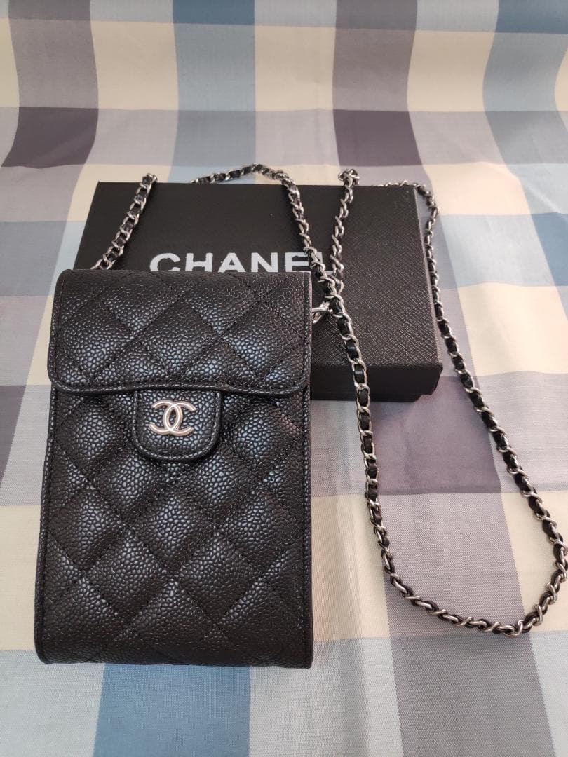 超美品！スマホショルダーバッグ　ブラック