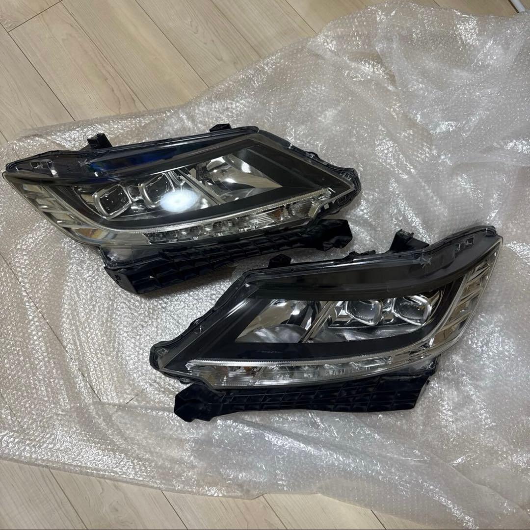 ホンダ オデッセイ RC1 RC2 純正ヘッドライトやや傷や汚れあり