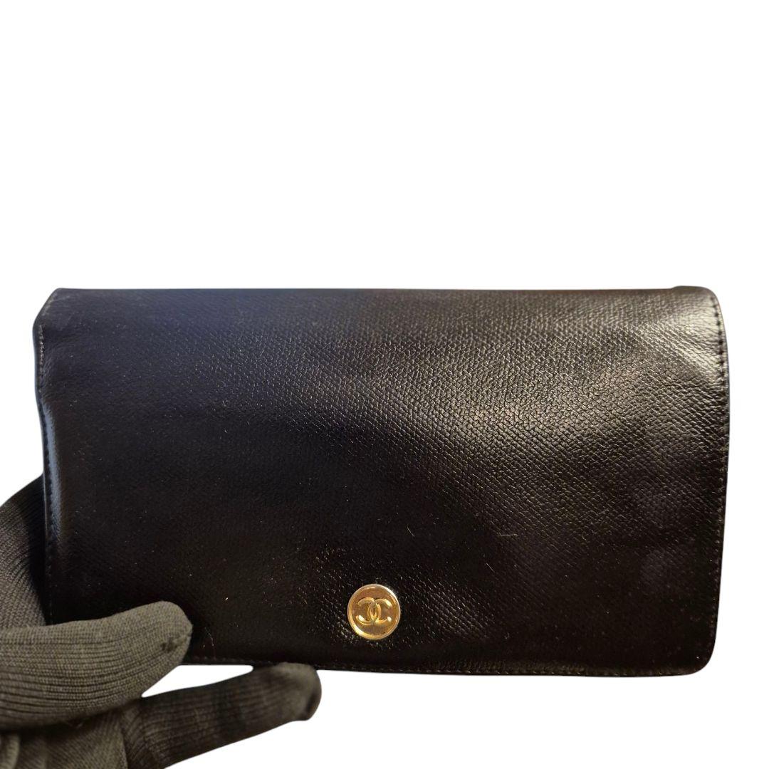 CHANEL　シャネル　ココボタン　ココマーク　二つ折り財布