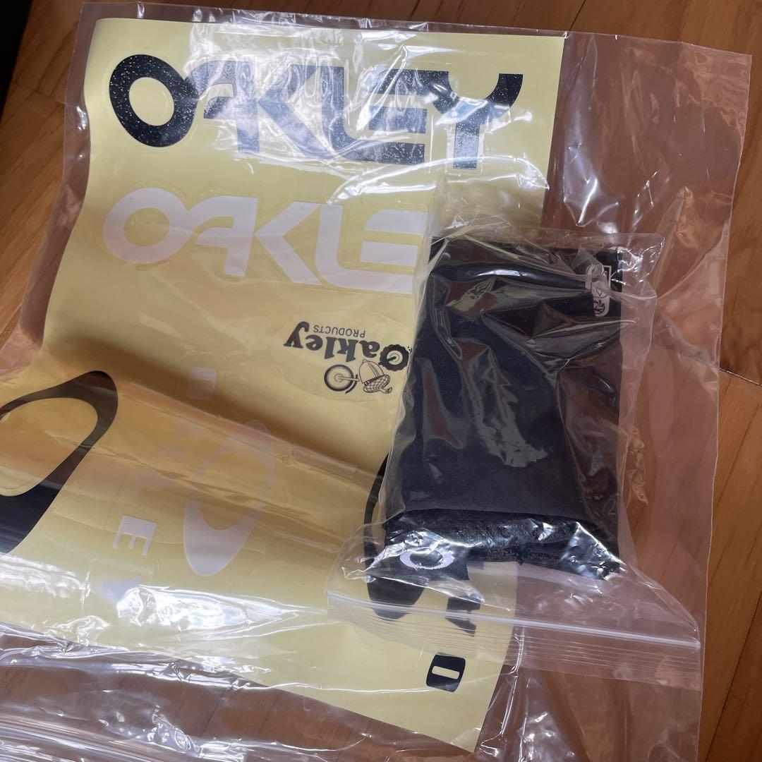 新品！オークリー　ユースヘルメット　白！