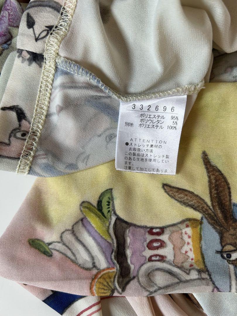 【国内配送】 アルベロベロ ・不思議の国のアリス図柄カットソー・美品 トップス