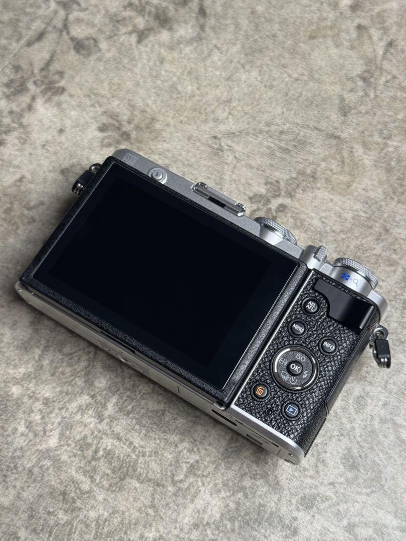 OLYMPUS PEN E-P7 本体 ボディ