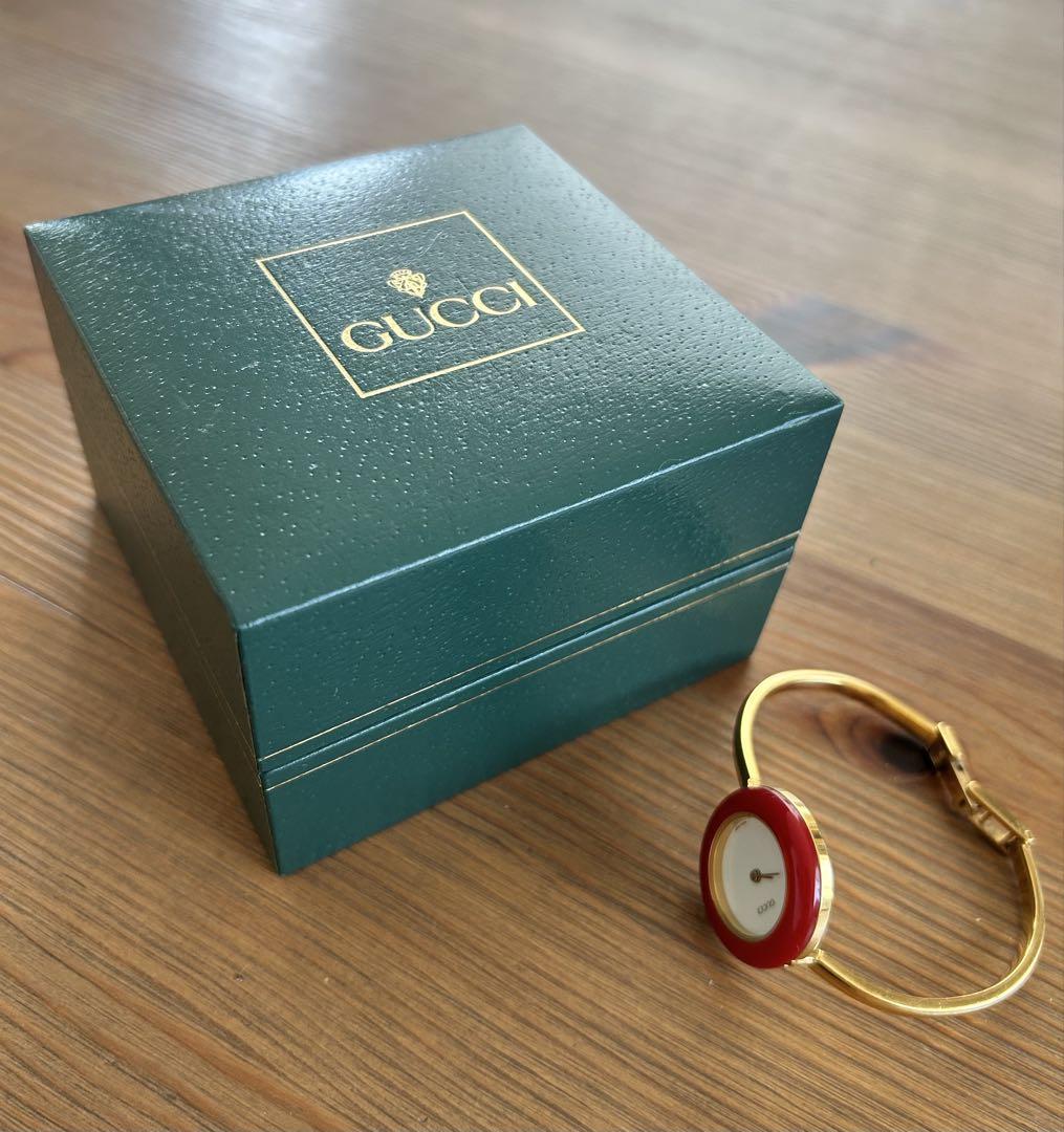 GUCCI　着せ替え　時計　チェンジベゼル　バングル　ブレスレットウォッチ
