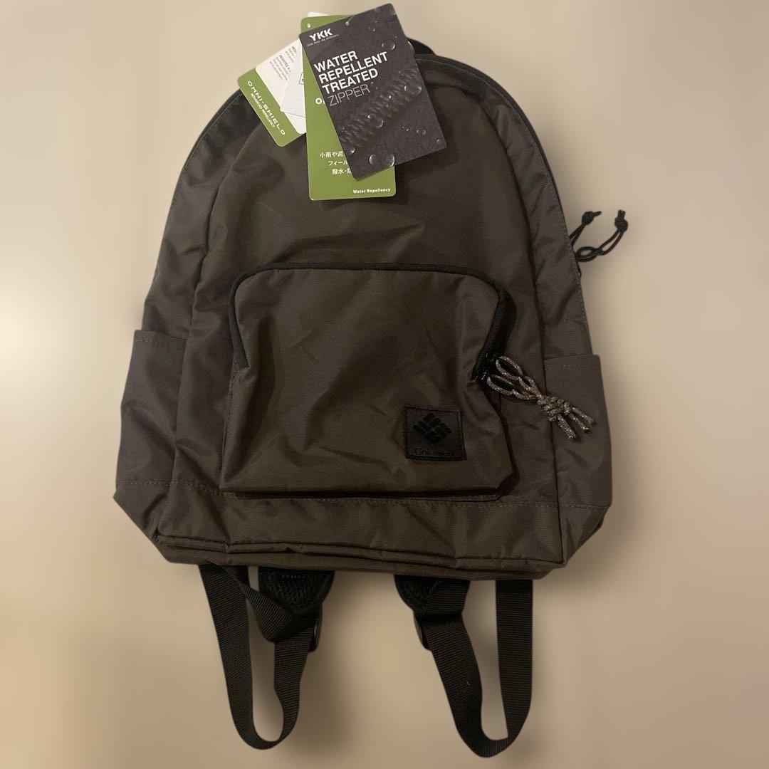 新品未使用　Columbia 防水ジッパー付きリュック
