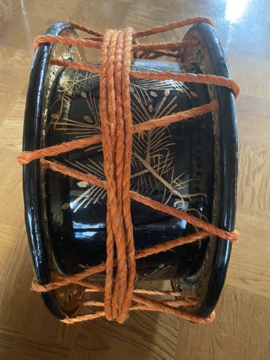 楽天市場】座敷用締め太鼓 水牛皮 直径35cm×高さ15cmバチ2本付き