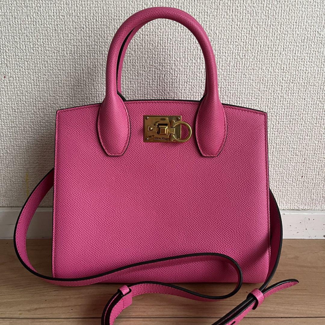 ✨️極美品✨️ SalvatoreFerragamo スタジオ　ショルダーバッグ