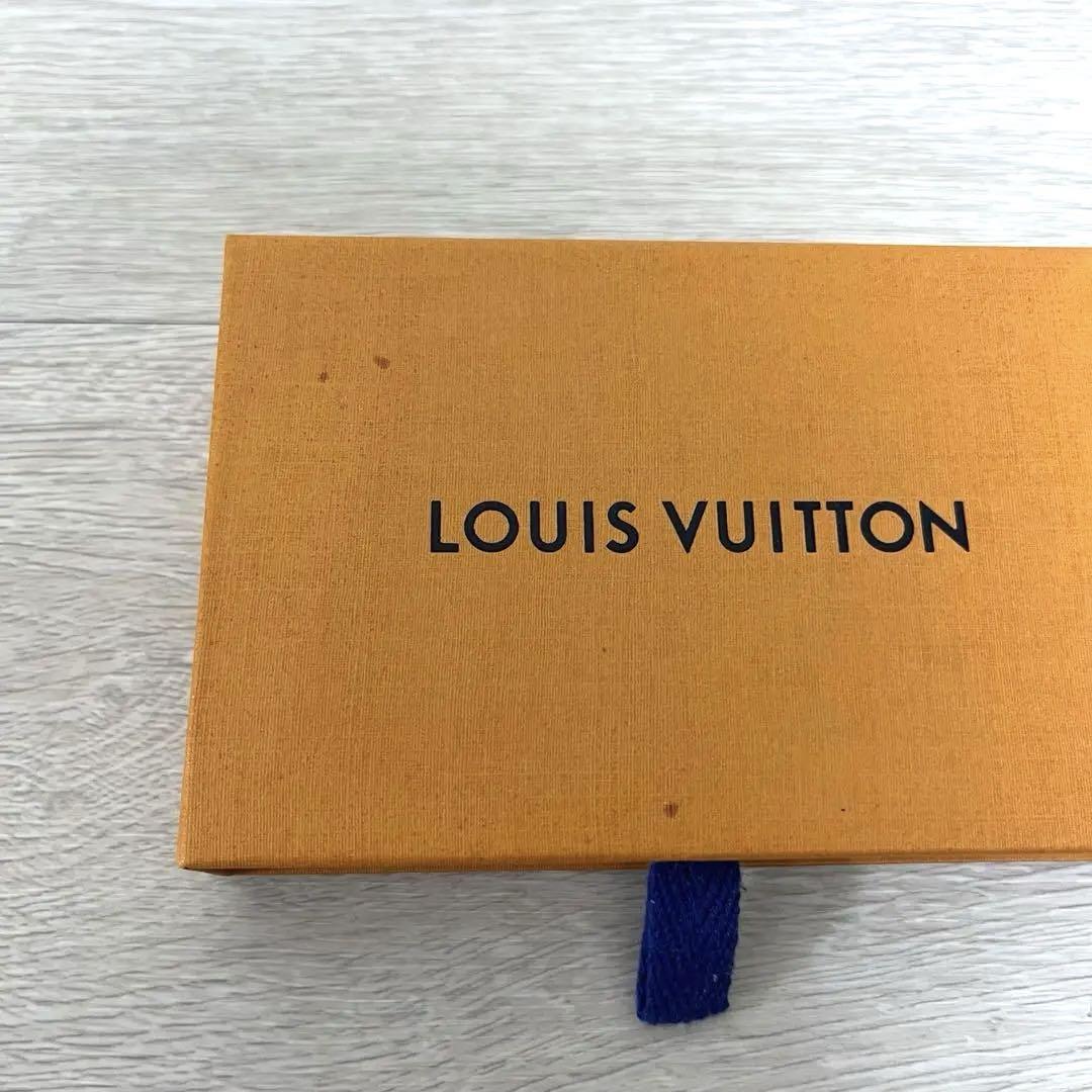 Louis Vuitton キーホルダー　ポルトクレLVトレイナー