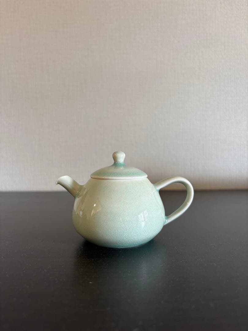 村上雄一　青磁茶壺・おにぎり