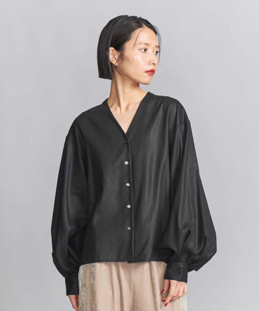 【新品未使用タグ付き】Vネック ボリュームスリーブ