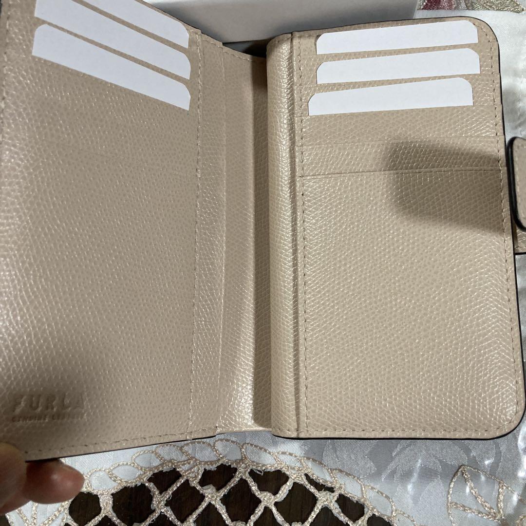 FURLA2つ折り財布カメリアベージュ 美品