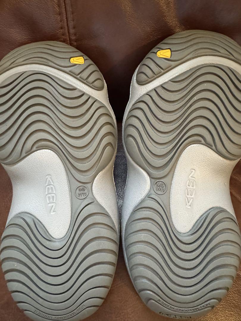 キーン　keen ヨギ　新品未使用　　ホワイト　フラワーデザイン