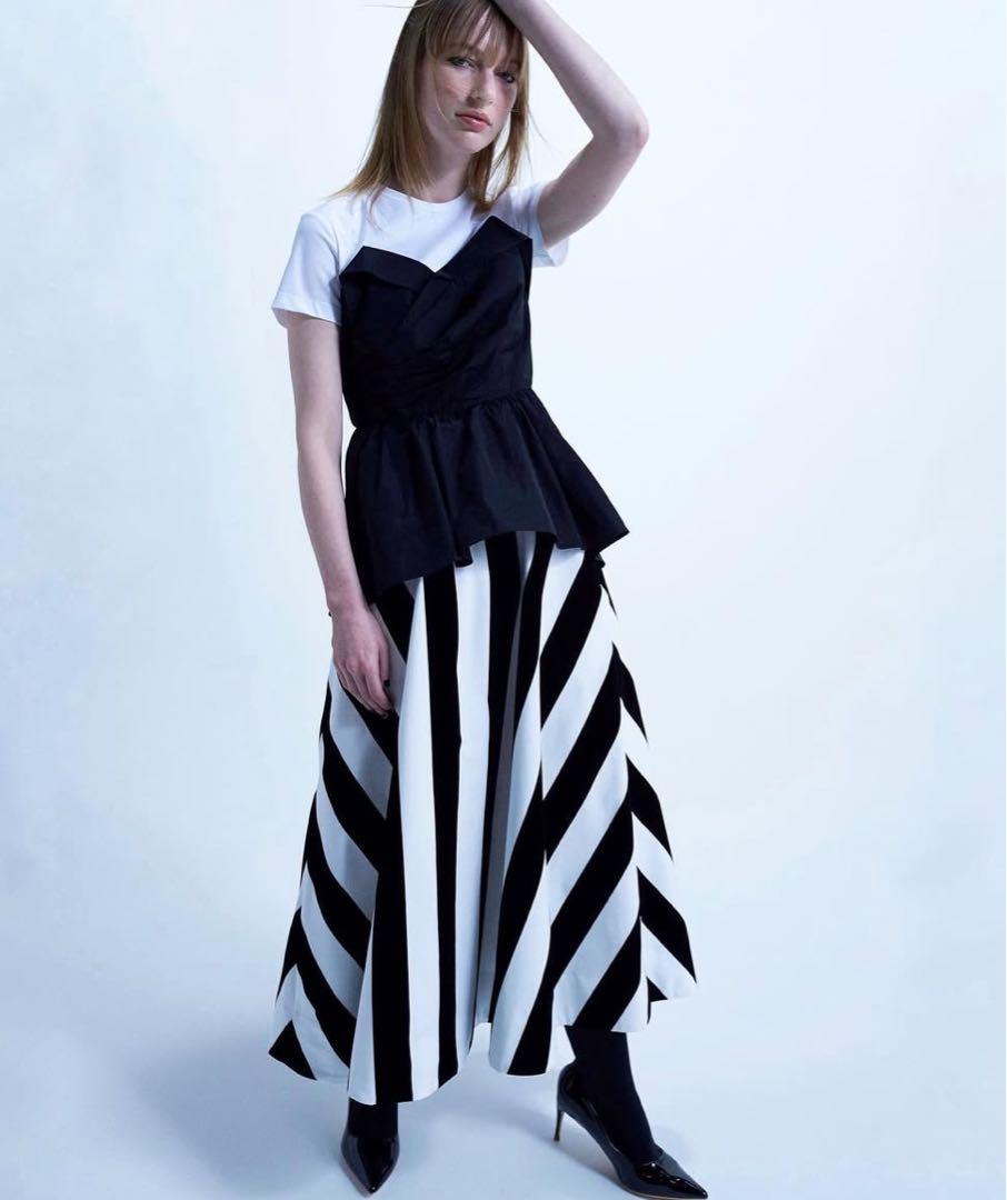SHE Tokyo Jessica big stripe スカート - メルカリ SHE Tokyo Jessica big stripe スカート - メルカリ