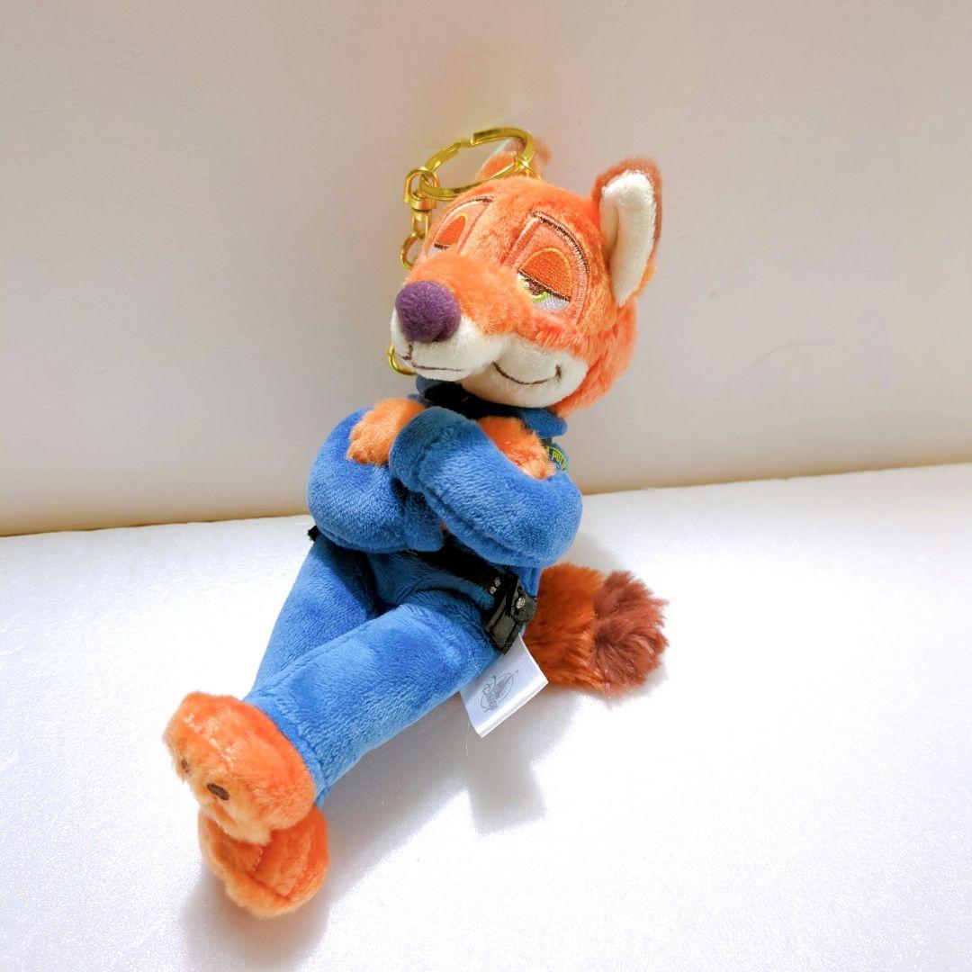 ズートピア ニック ウエストポーチ ぬいぐるみキーチェーン ディズニーストア ディズニーストア ズートピア ニック うとうと ぬいぐるみキー