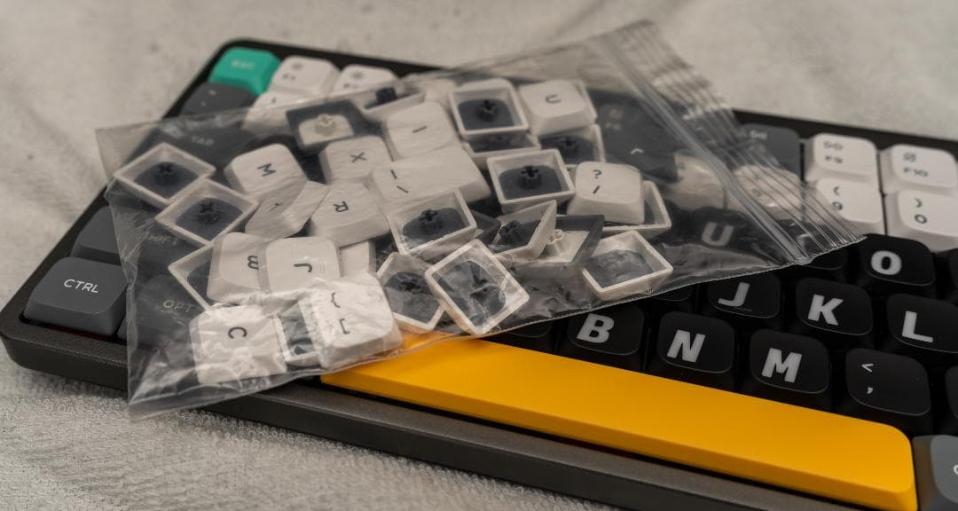 美品 NuPhy Air75 V2 Cowberry軸グレー キーキャップセット 美品 NuPhy Air75 V2 Cowberry軸グレー キーキャップセット