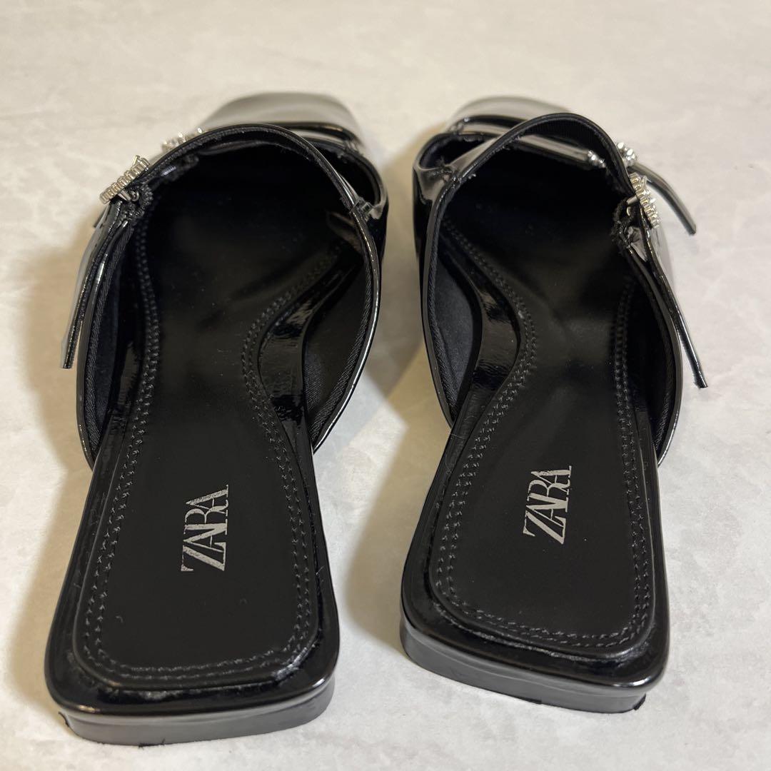 ZARA ザラ サンダル スクエアトゥ サンダル ブラック ハート装飾
