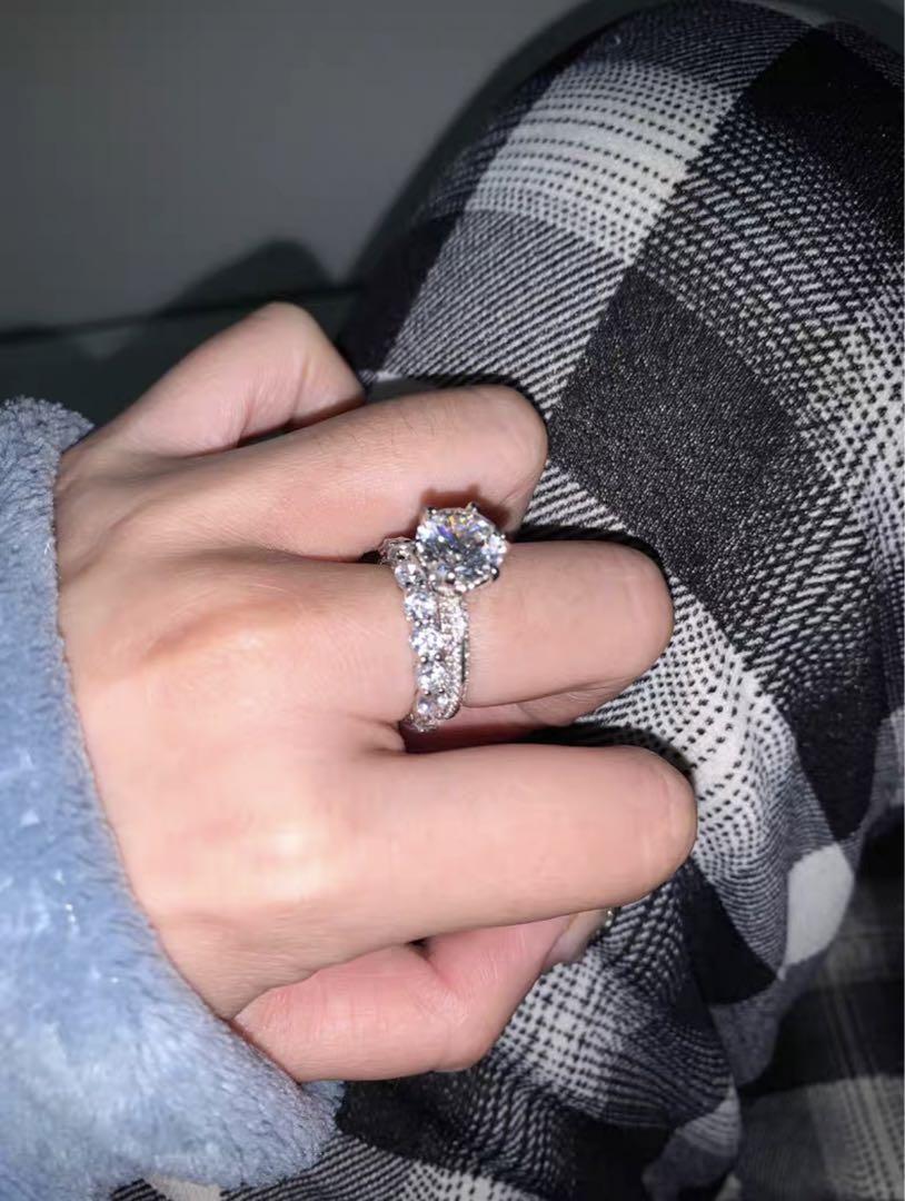 高品質】✨氷雪の女王✨シリーズ モアッサナイト婚約指輪 D1