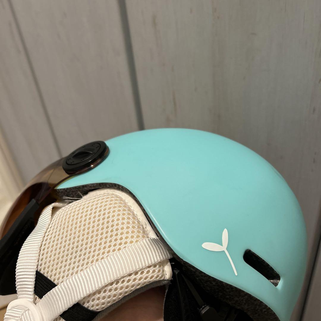 ★kiyu★SALOMON ヘルメット 水色　キッズ　バイザー付き