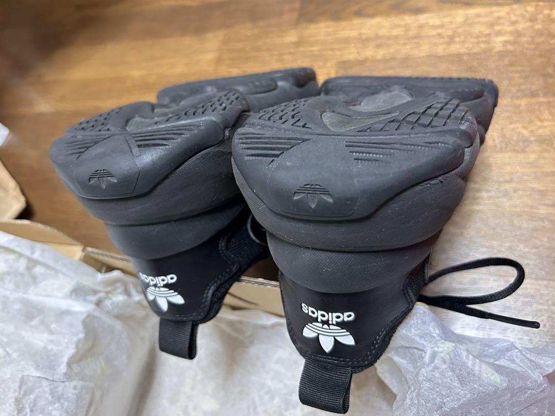 adidas スニーカー　オズガイア 【黒／24cm】