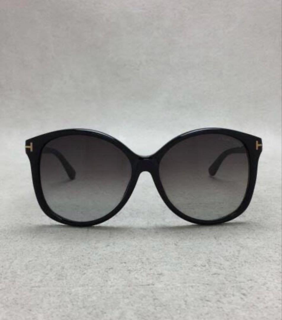 TOMFORDトムフォード　ブラック　ややフレーム大きめサングラス