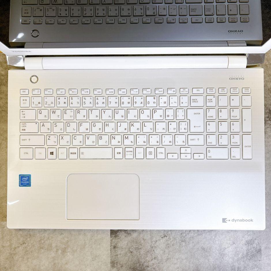 新品SSD搭載でサクサク快適✨かわいい白❣薄型カメラ付きノート