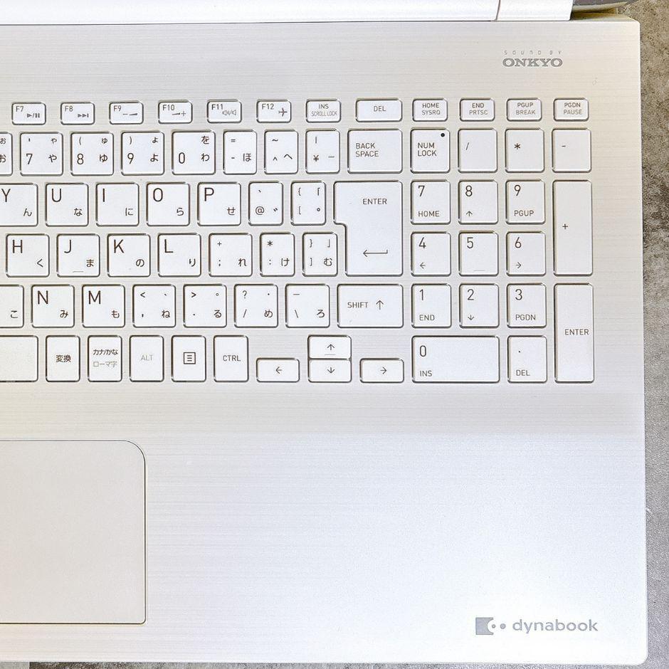 新品SSD搭載でサクサク快適✨かわいい白❣薄型カメラ付きノート