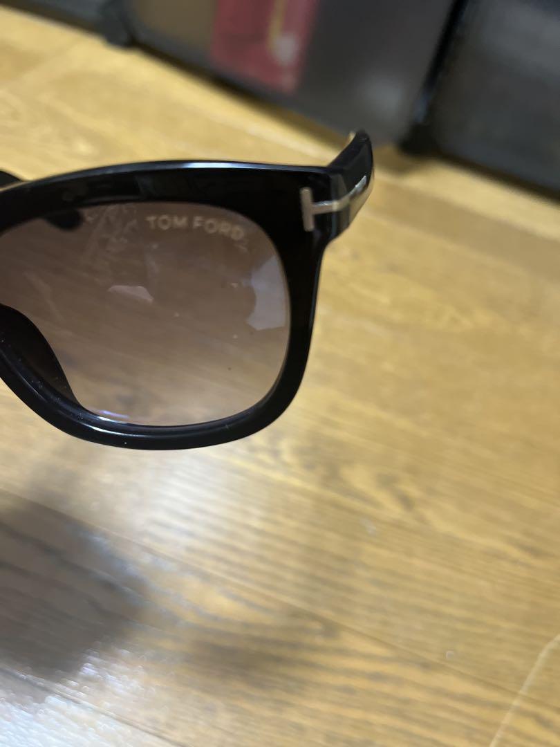 TOM FORD ブラックサングラス 1.27