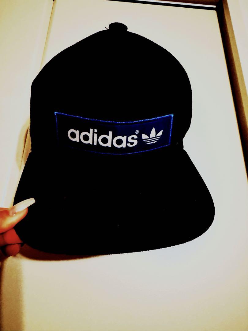 adidas☆キャップ　ワッペン 帽子