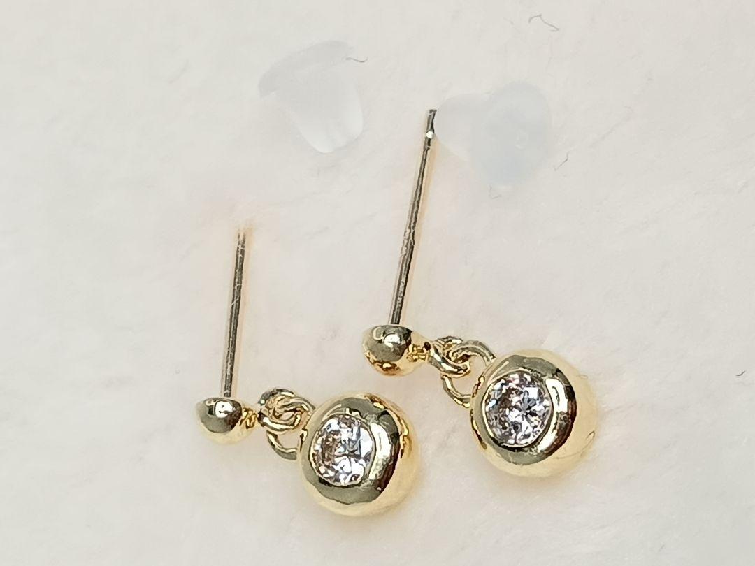 k18yg★天然ダイヤ0.14ct☆ピアス☆32