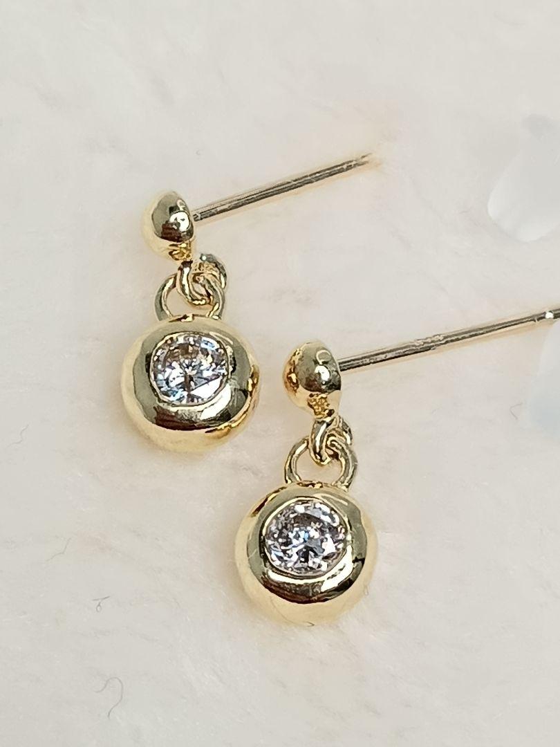 k18yg★天然ダイヤ0.14ct☆ピアス☆32