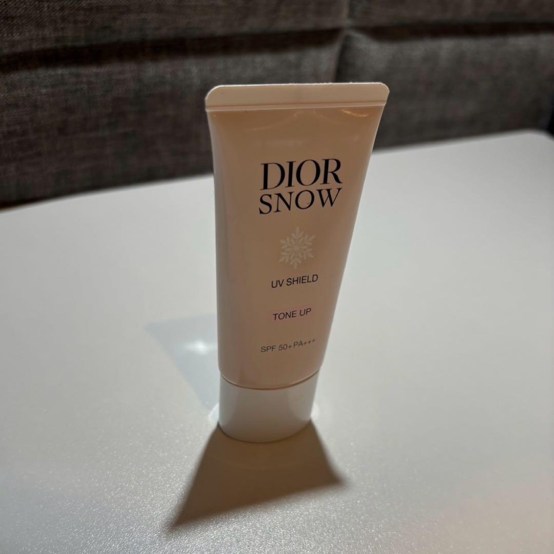 Dior 美品 スノー UVシールド トーンアップ 50+ 30ml - メルカリ