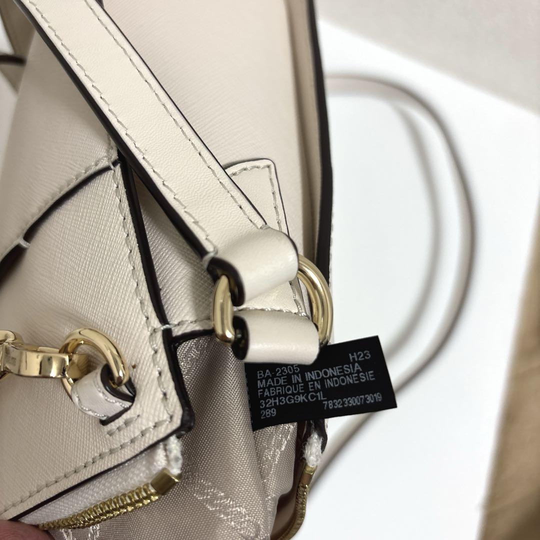 MICHAEL KORS ショルダーバック　斜めがけ可　ライトベージュ