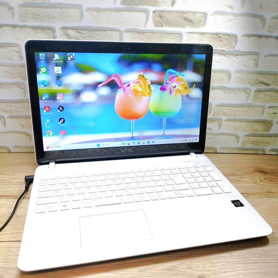 美品の白色】✨️VAIOノートパソコン♪Windows11✨️カメラ付き