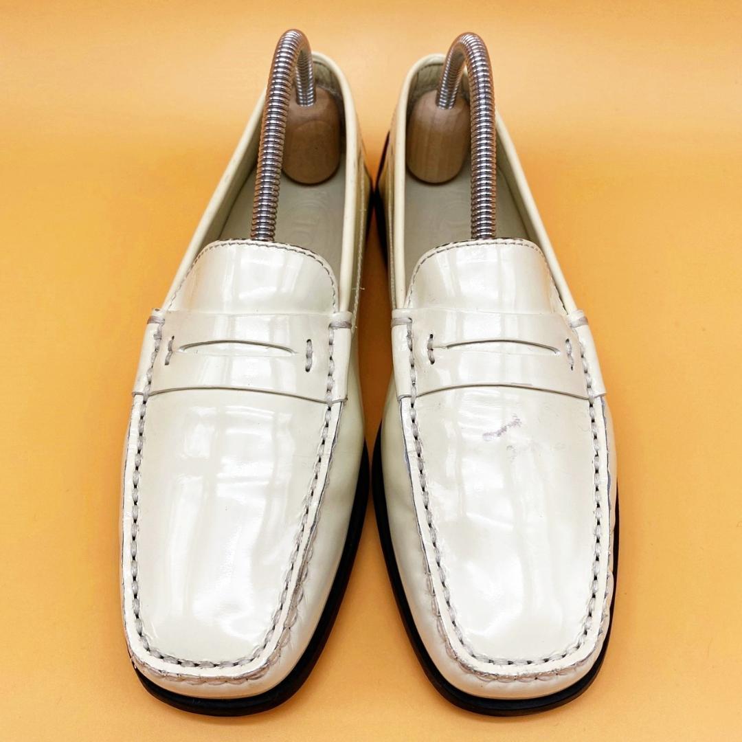 全国無料低価 TOD'S エナメル 薄めのクリーム系 レディース cTKPF-m11760237805 トッズ ゴンミーニ 35.5 格安正規品