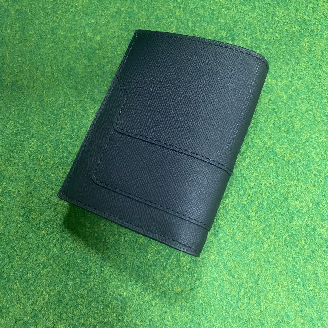 新品未使用　MARNI 黒 二つ折りウォレット　財布　スムース 新品未使用 MARNI 黒 二つ折りウォレット 財布 スムース - メルカリ