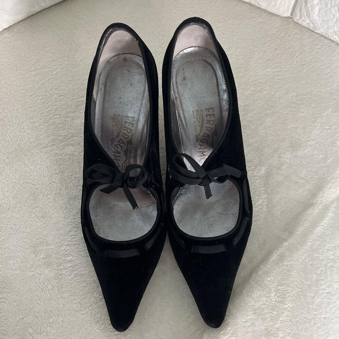 ほぼ美品 Salvatore Ferragamo サルヴァトーレフェラガモ可愛い