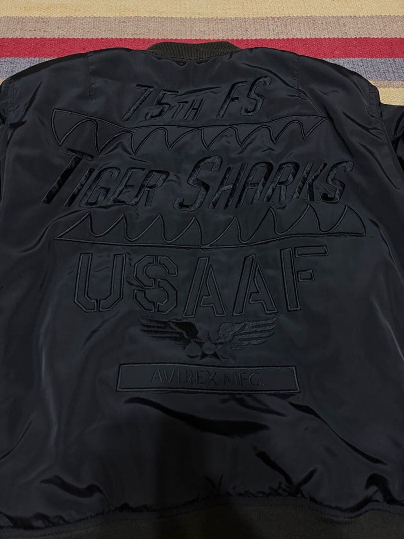 ジャケットタイガーシャーク