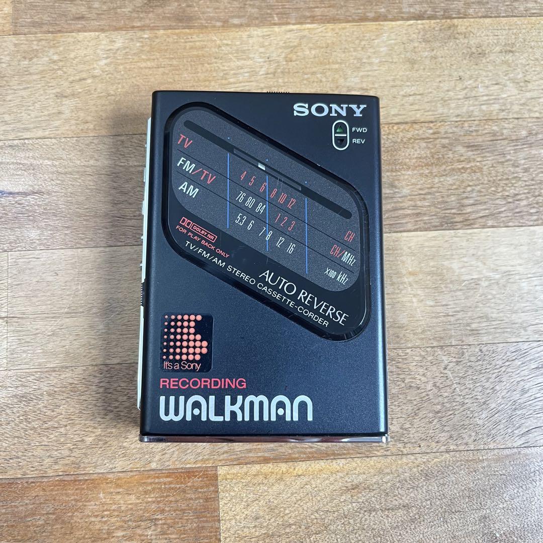 ジャンク品】SONY カセットウォークマン WM-F203 - メルカリ