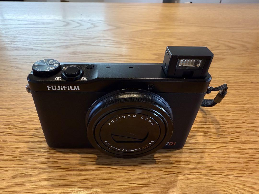 FUJIFILM XQ1 ブラック