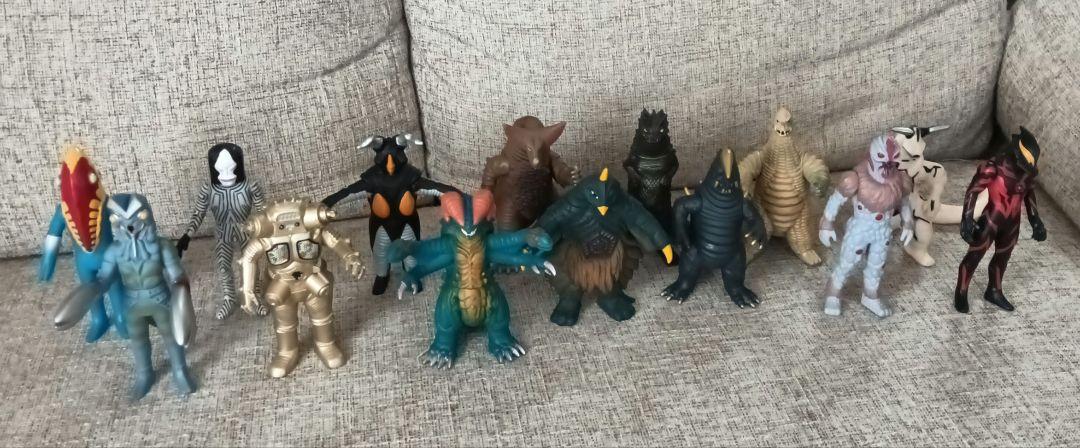 ウルトラマンシリーズ 怪獣フィギュア 14体セット - メルカリ