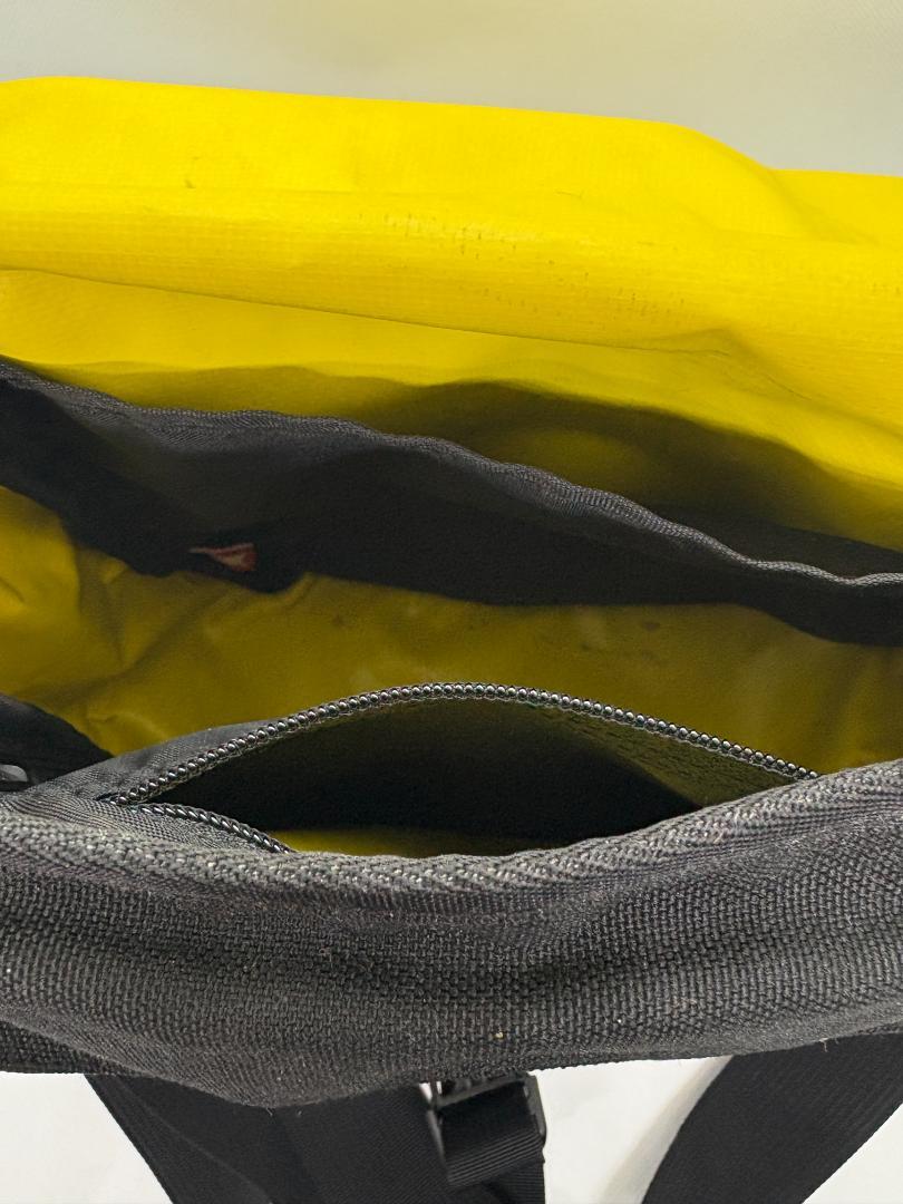 Supreme ショルダーバッグ ブラック　中古　Shoulder bag