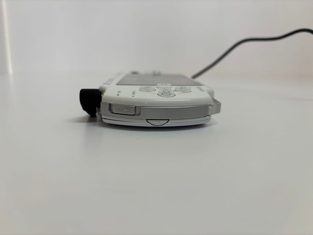 PSP-2000 ホワイト 本体 ACアダプターPlayStation Portable UP786_INFO