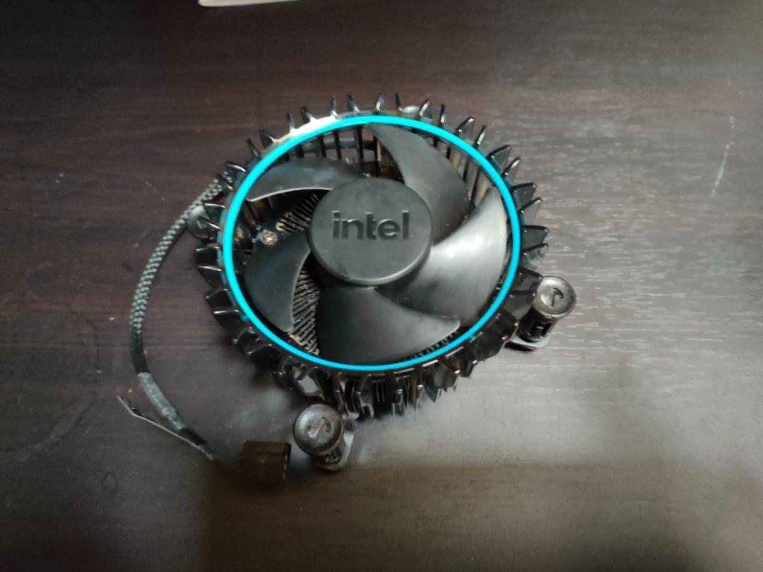 Intel Core i3-12100F　12世代　Alder Lake