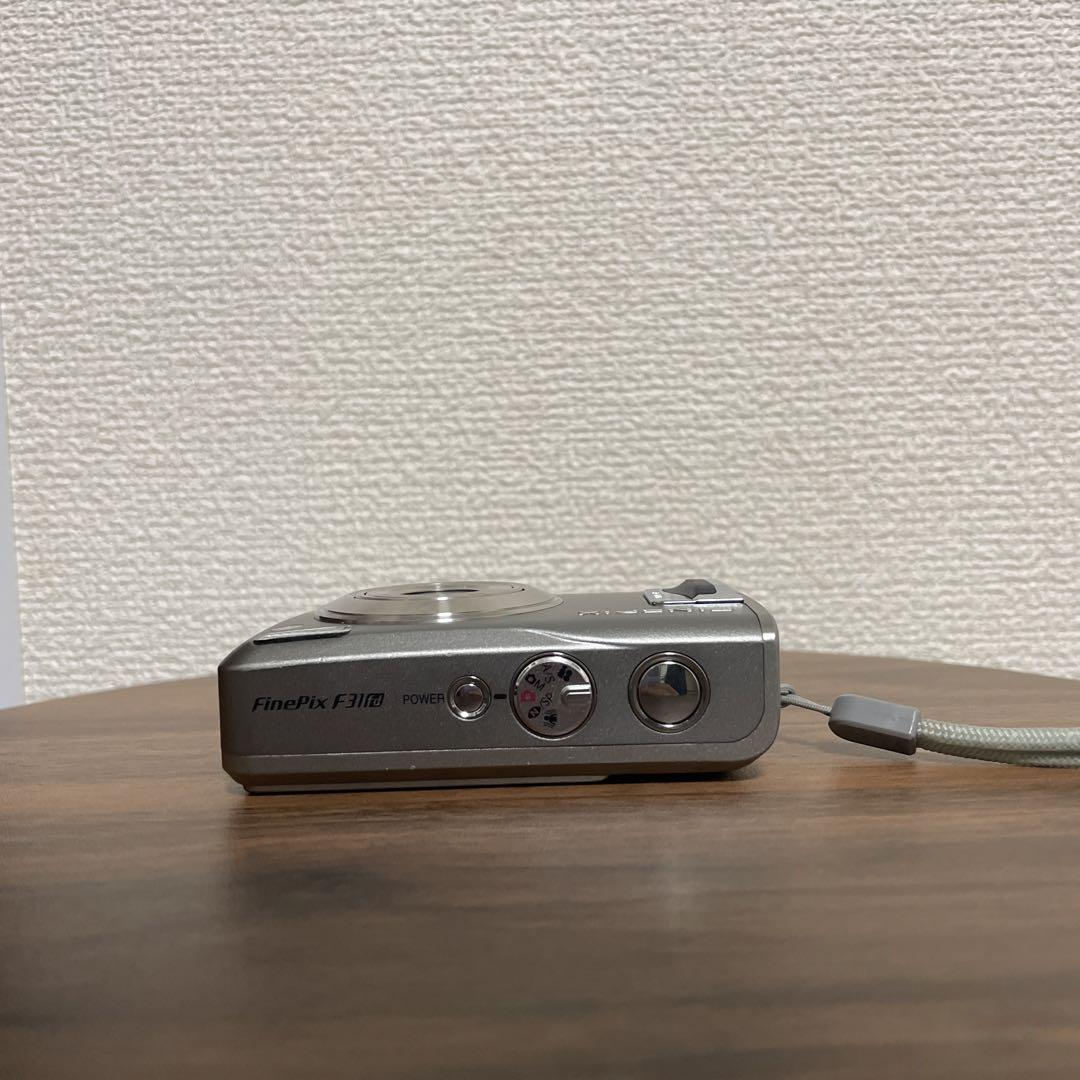 【オールドコンデジ】 FUJIFILM FinePix F31fd